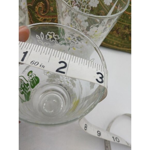 Set Of 4 Vintage Glass Tumblers With Floral & Village Scene Design Amish Style - Picture 6 of 6